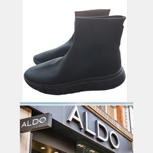 🌺ALDO SLIPS ON BOOTS.